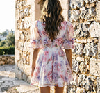 Emma | Vestido corto floral con flores 3D