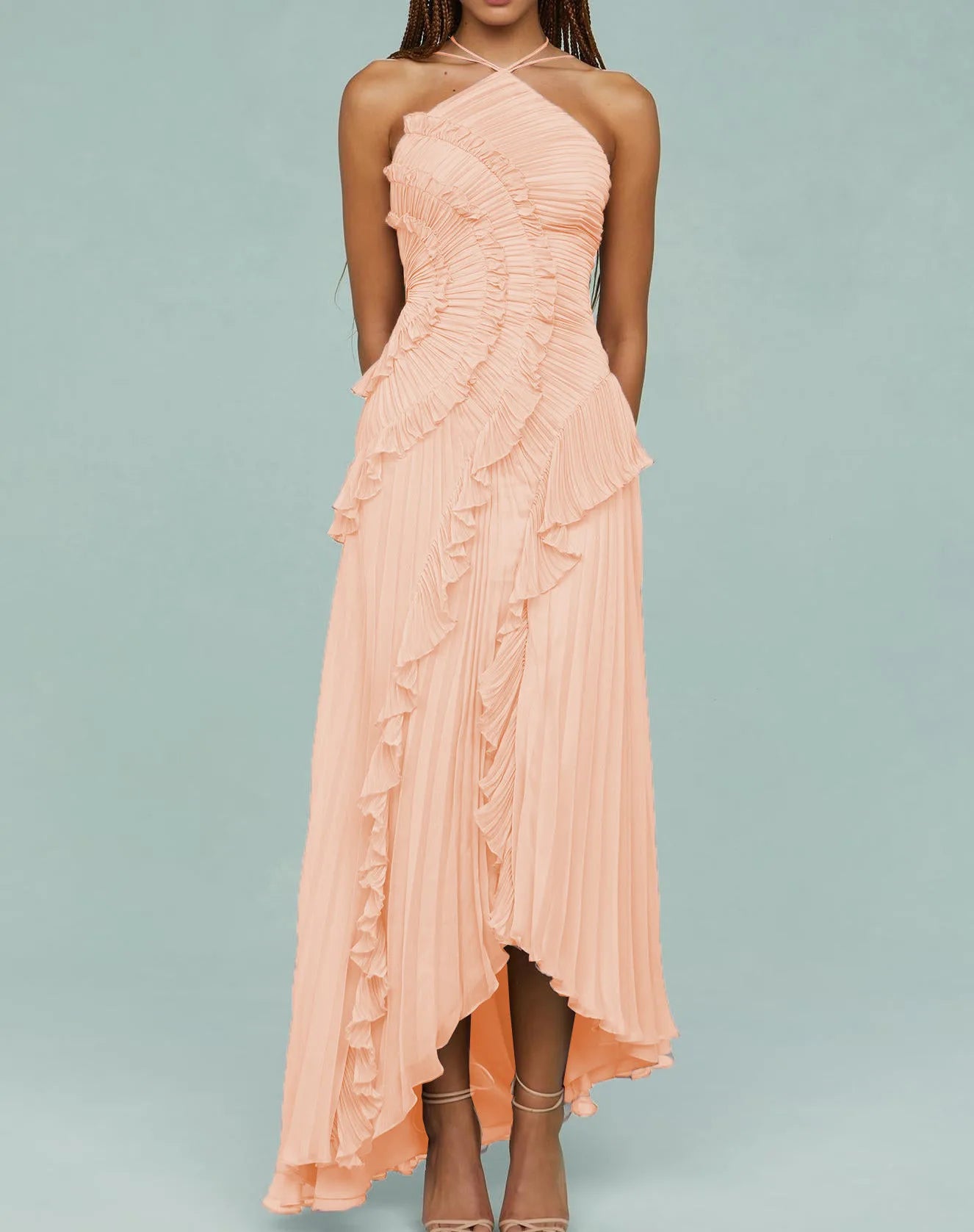 Vestido largo plisado con volantes halter