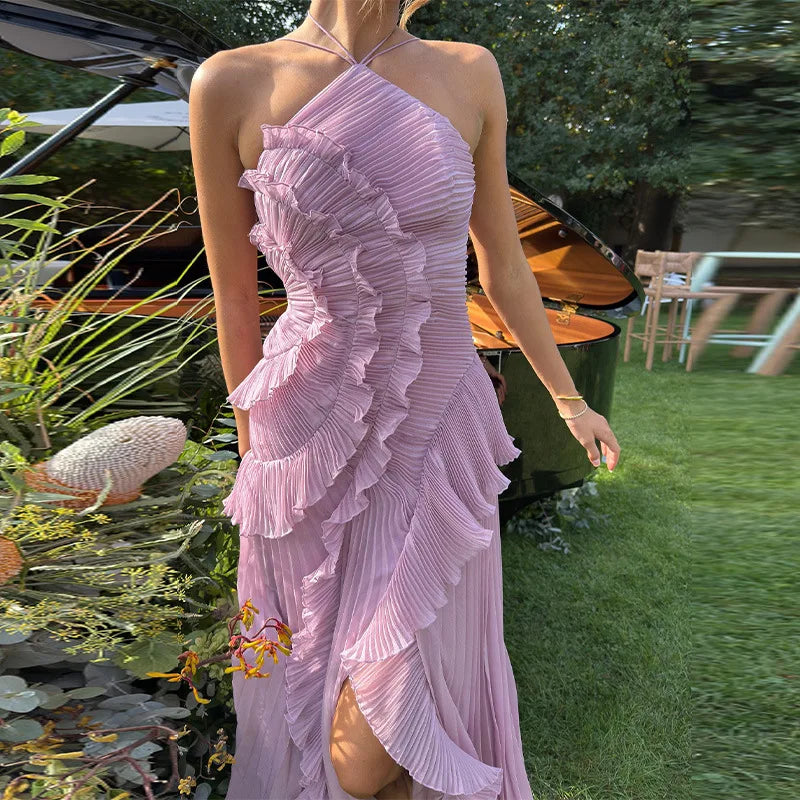 Vestido largo plisado con volantes halter